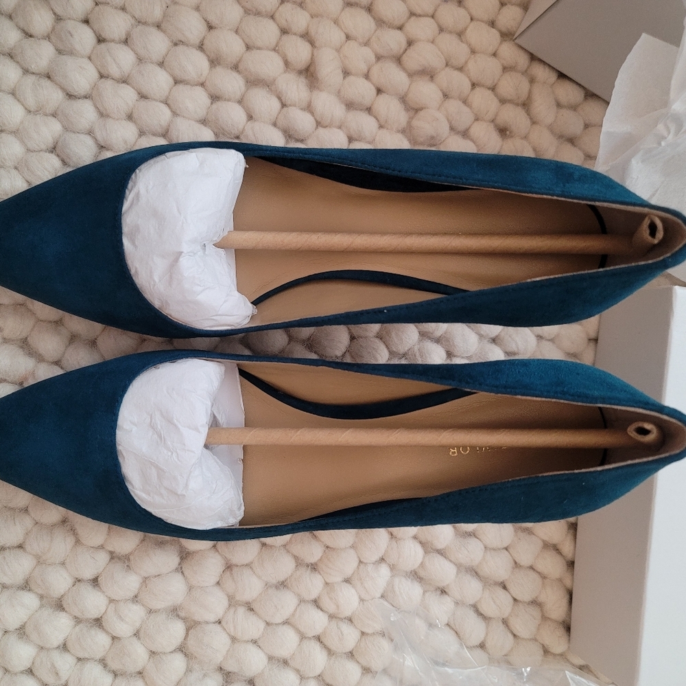 [Ann Taylor] Eryn Suede Kitten Pump Heels in 6.5